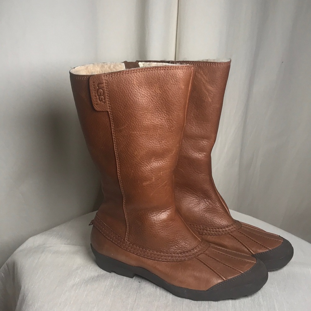 UGG Australia Belfair boots sz 10 New